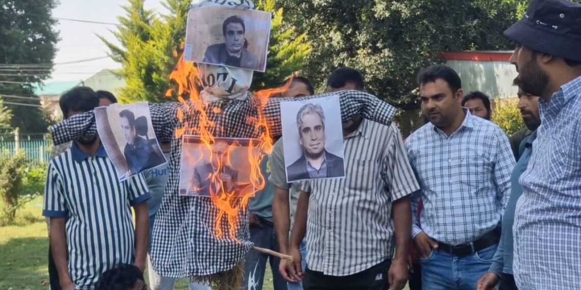 BJP Stages Protest in Sumbal Against Tanvir Sadiq’s Remarks, Demands Action from NC