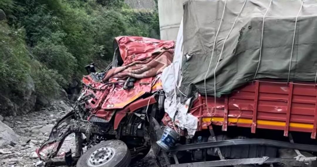 Driver from Pampore Killed After Truck Overturns on NH-44 at Nachlana, Ramban