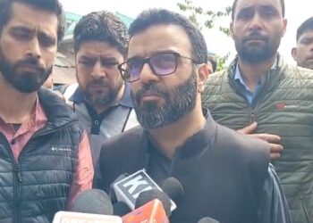 “Stay Firm, Don’t Leave Public Life”: Aga Ruhullah to Er Rashid
