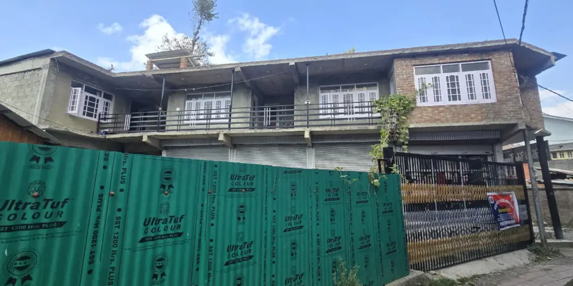 Anantnag Police Attaches Double-Storey Shopping Complex Worth ₹1.30 Crore Under NDPS Act in Dooru