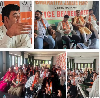 Mohammad Anwar Khan Review Upcoming BJP Programmes, Organisational Matters at pulwama Meeting