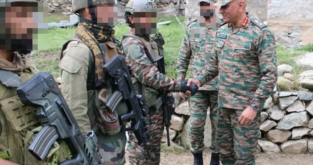 Lt Gen Pratik Sharma Visits Dachigam, Felicitates Troops for Success in Operation Mahadev