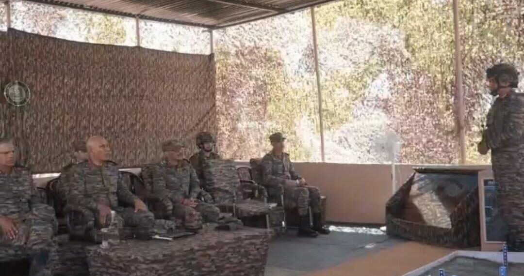 Army Commander Reviews Operational Preparedness in Forward Areas of White Knight Corps