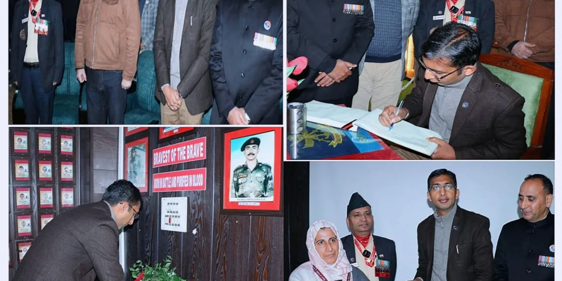 Armed Forces Flag Day: Div Com Kashmir pays homage to Armed forces