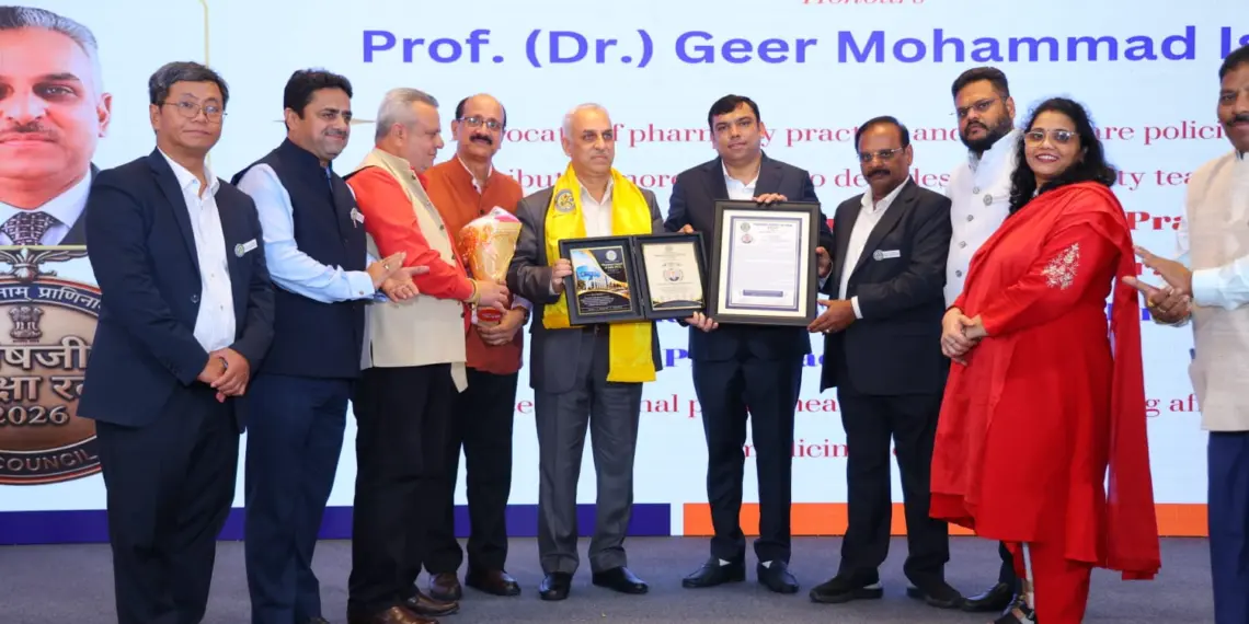 Prof. Geer Mohammad Ishaq of the University of Kashmir honoured with Pharma Ratna Recognition Award by the Pharmacy Council of India