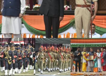 Baramulla Celebrates Freedom in One Spirit; Tricolour Shines Across the District