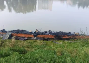 Houseboat Damaged in River Jhelum Fire Incident in Srinagar