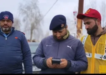 Sub-Divisional Administration Beerwah Conducts Drive Against Wrong Parking