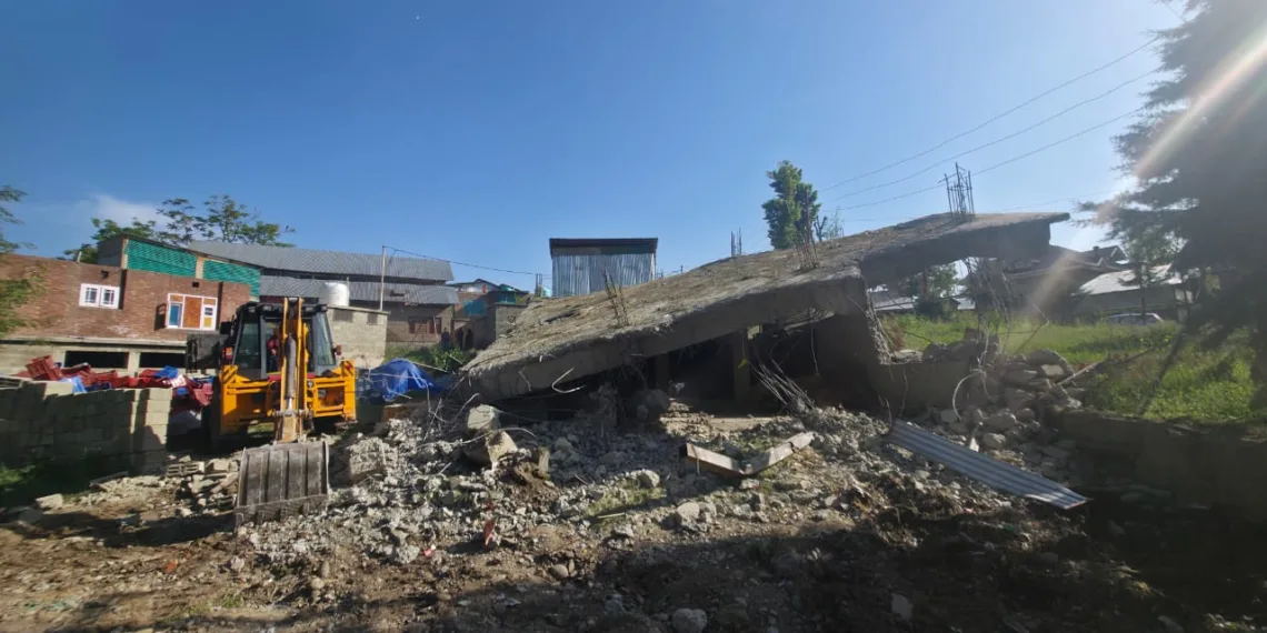Kulgam Police Demolish Drug Peddler’s Property in Yaripora, Intensify Crackdown on Narcotics Network