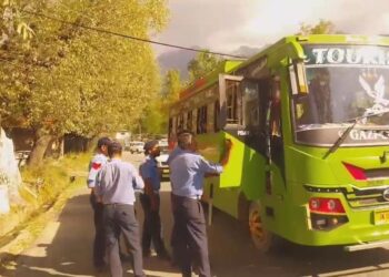 سیماری حادثے کے بعد کرناہ میں ٹریفک قوانین کی خلاف ورزیوں کے خلاف کریک ڈاؤن تیز