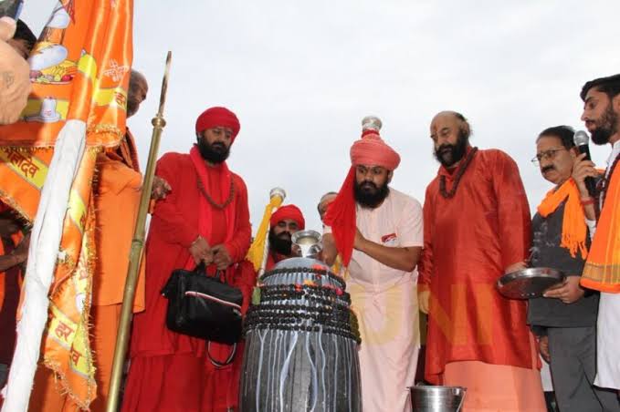 Chhari Mubarak Leaves Srinagar for Pahalgam, Holy Cave Yatra Begins