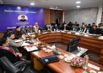 CM Omar Reviews Development Works in Kathua, Stresses Timely Completion