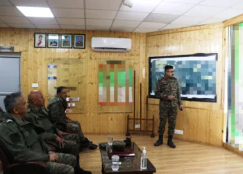 Northern Army Commander Reviews Security Preparedness in South Kashmir