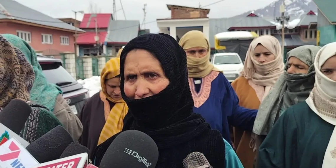 Cook Cum Helpers Protest Over Low Wages at Kokernag