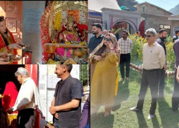 J&K CS Atal Dulloo Pays First LoC Visit, Offers Prayers at Sharda Temple in Teetwal