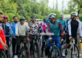 Fit India Sundays on Cycle Held in Srinagar, Union Sports Minister Flags off Rally