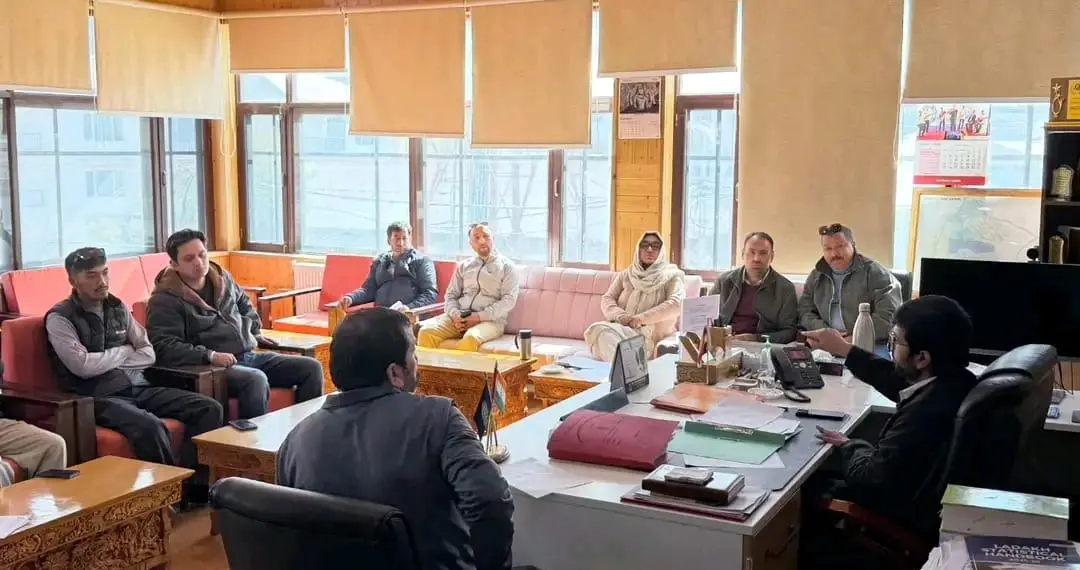 DC Kargil Chairs Meeting with Political Party Representatives on Location of Polling Stations