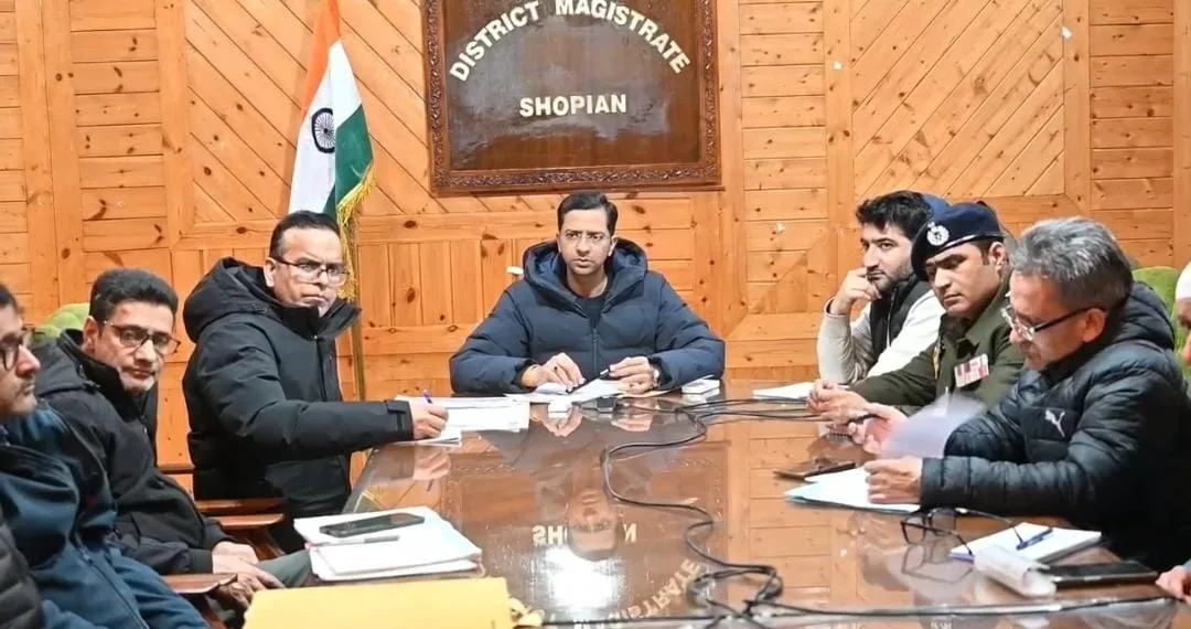 DC Shopian Chairs District Telecom Committee Review