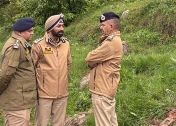 148 Tourists Rescued After Gulmarg Gondola Malfunction