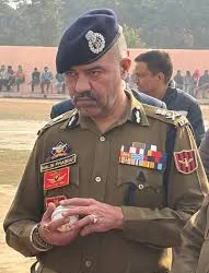 DGP Nalin Prabhat Reviews Security Grid, Intensifies Counter-Terror Strategy in Awantipora