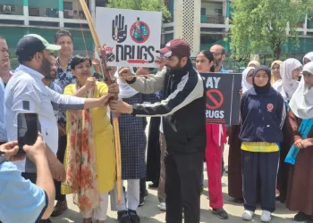 ڈائریکٹر جنرل یوتھ سروسز اینڈ اسپورٹس نے سری نگر میں ضلعی سطح کے فینسنگ و آرچری مقابلوں کا افتتاح کیا