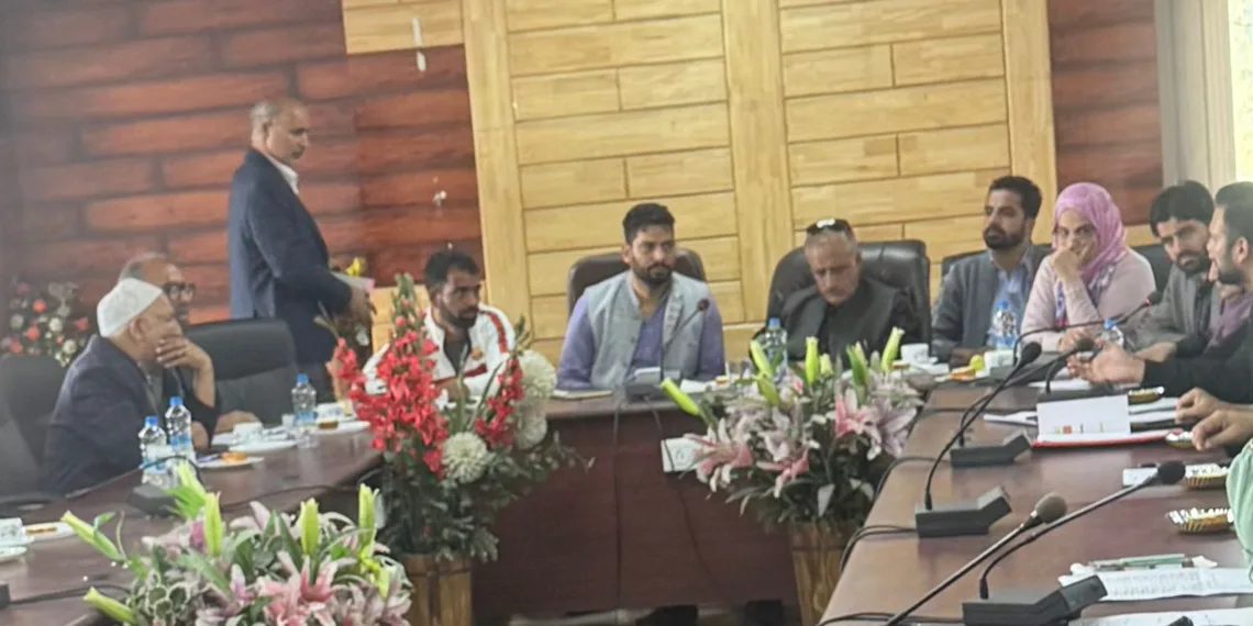 Er. Aijaz Hussain Raises Key Development Issues of Srinagar in DDC Meeting