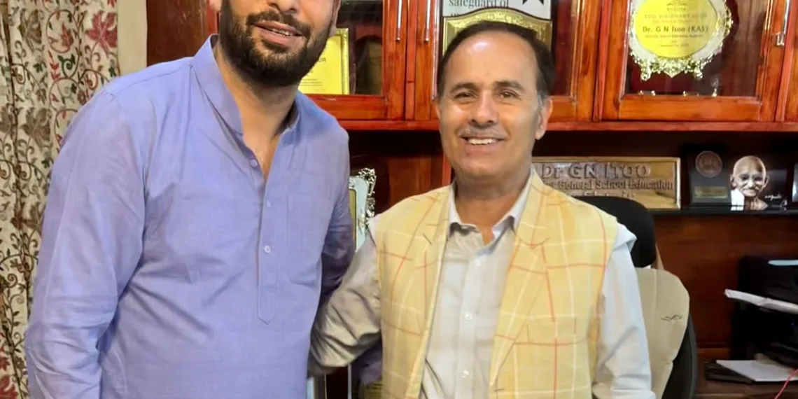 Er. Aijaz Hussain Meets Director Education Kashmir; Urges Focus on Poor Students in Government Schools