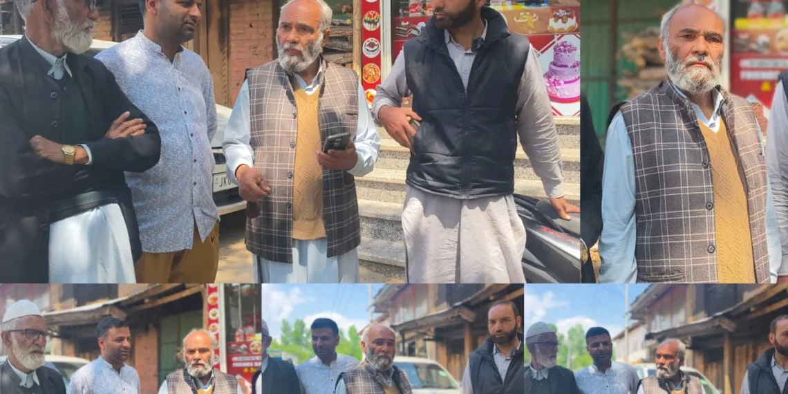 Farmers in Utligam Beerwah Hold Silent Protest Against Staff Shortage at Agriculture Office