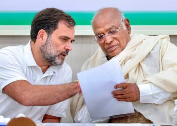 Kharge, Rahul reach Srinagar for 2-Day visit