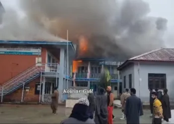 Massive Fire Ravages Govt Girls Higher Secondary School Qazigund; F&ES Battling Blaze