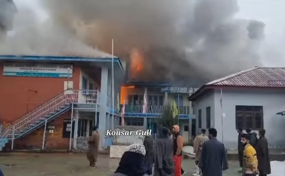 Massive Fire Ravages Govt Girls Higher Secondary School Qazigund; F&ES Battling Blaze