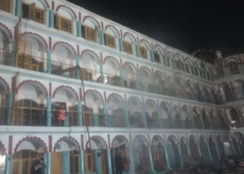 Hyderpora Fire Incident: Jamia Ashraf-ul-Uloom Partially Damaged; Two Civilians, One Fireman Injured; Blaze Contained