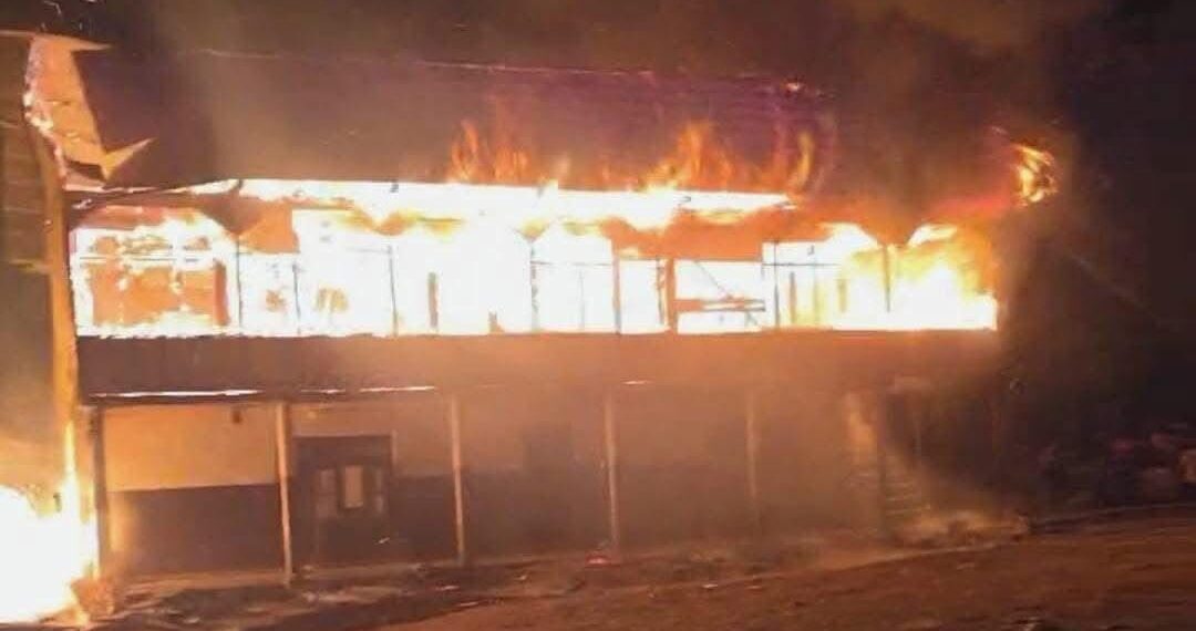 Darul Uloom Gutted In Fire In Verinag’s Rein Chowgund