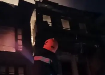 Five Residential Houses Damaged, Three Injured in Massive Anantnag Fire