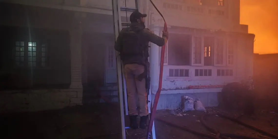 Major Fire at Karan Nagar Blanket Unit Brought Under Control After Hours-Long Operation