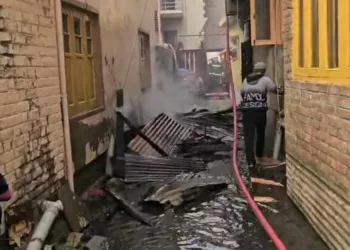 Fire Damages Four Residential Houses in Old Barzulla, Srinagar