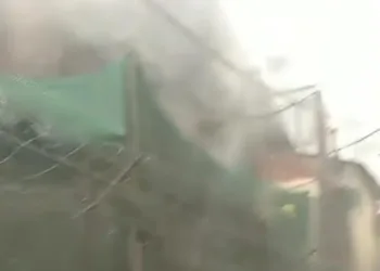 Fire Engulfs CRPF Banker’s Building in Karanagar, Srinagar