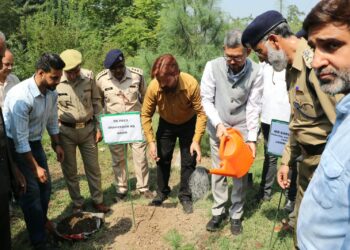Forest Department Observes Forest Martyrs Day at Shankaracharya Hills, Srinagar