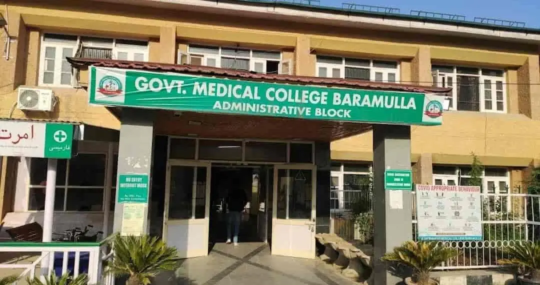 Negligence Alleged at GMC Baramulla: Interns Left to Handle Emergency Without Doctors