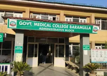 Negligence Alleged at GMC Baramulla: Interns Left to Handle Emergency Without Doctors