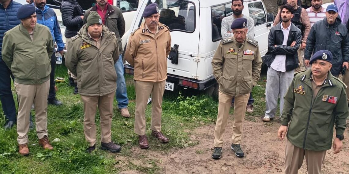 Over 200 Tourists Rescued After Gulmarg Gondola Malfunction; DIG NKR Personally Supervising Operation