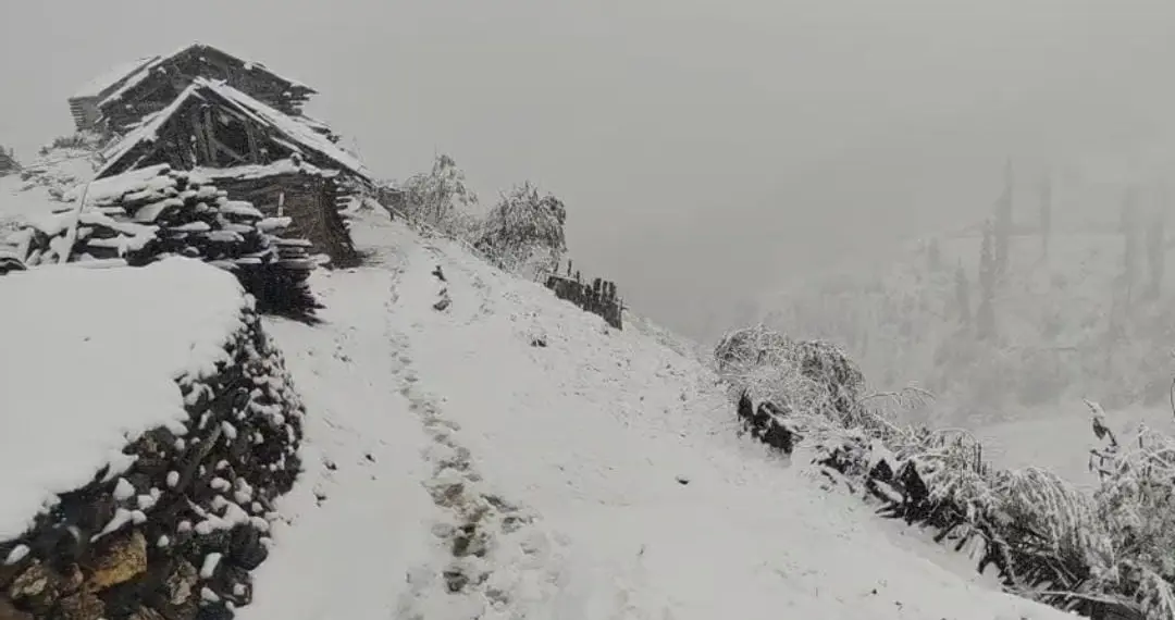 Traffic on Gurez-Bandipora and Mughal Road Closed due to Fresh Snowfall