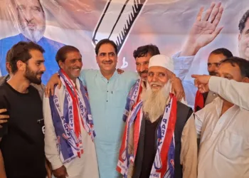 Prominent PDP Workers Join Apni Party During Workers’ Meeting in Hajin Sonawari