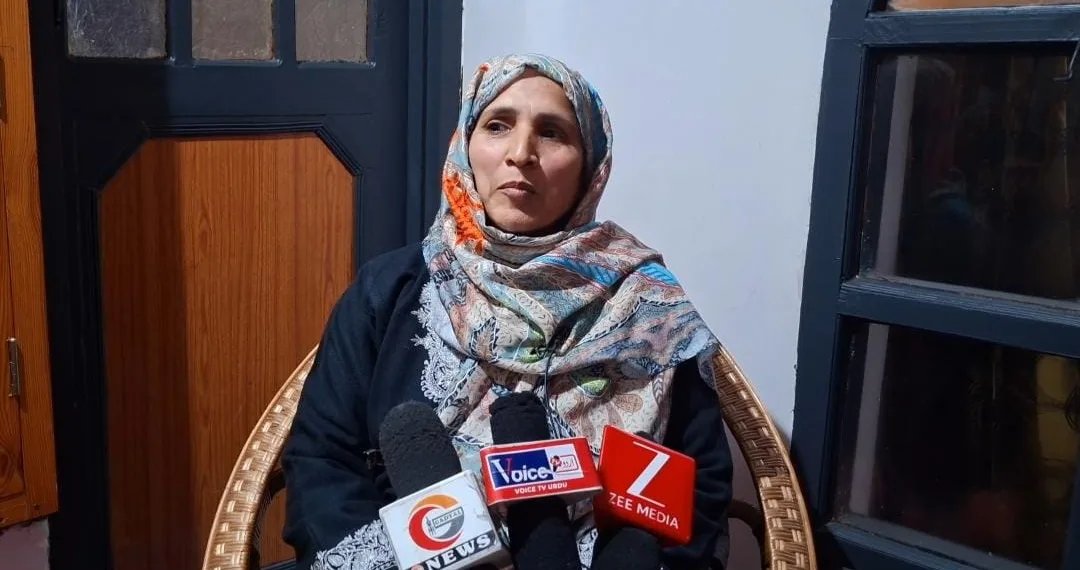 Dedicate Your Chopper to Bandipora: Hamida Jaan Urges CM Omar Abdullah Amid Road Crisis