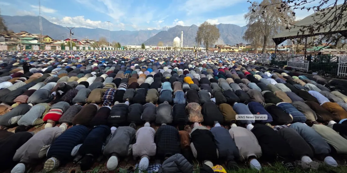 Around One Lakh Devotees Offer Jumat-ul-Vida Prayers at Hazratbal Shrine