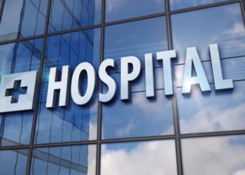 Noted Scholar Mufti Muzaffar Hussain Qasmi Injured, Discharged from Hospital in Mecca