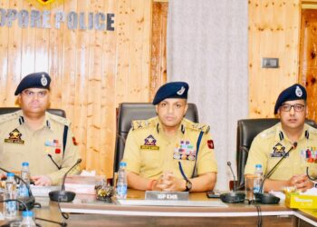 IGP Kashmir Reviews Security Grid, Counter-Terrorism Preparedness In Baramulla, Sopore