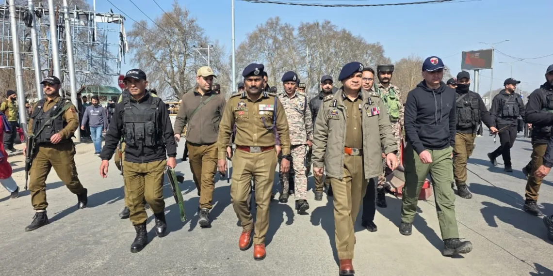 DGP, IGP Kashmir on Ground to Review Security Arrangements Amid Protests
