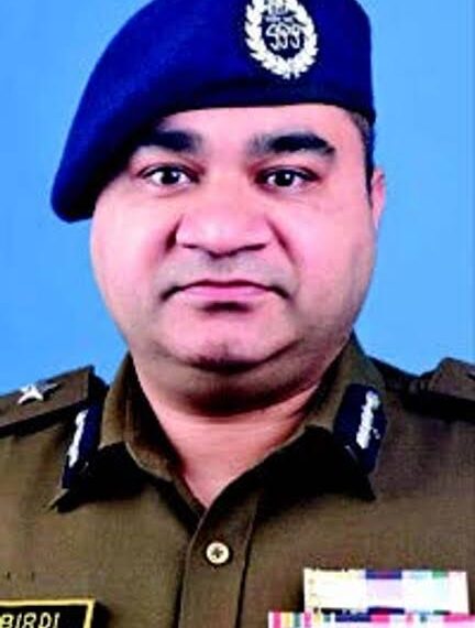 On Ashura eve, IGP Kashmir V.K Birdi prays for peace and unity