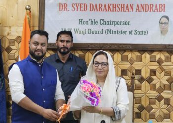Dr Andrabi Holds Public Darbar, Assures Time-Bound Redressal of Waqf-Related Grievances